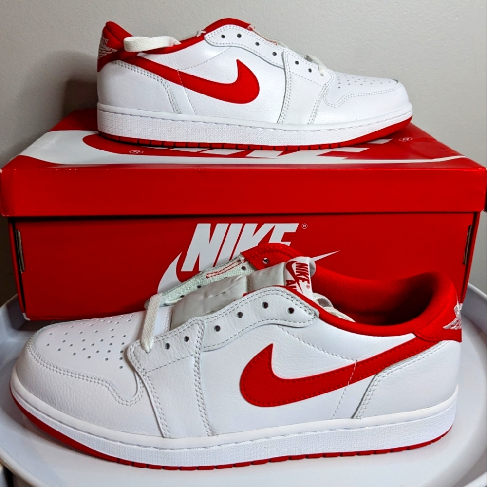 Nike Jordan 1 Retro Low Oh Men's size 10 in Red and White